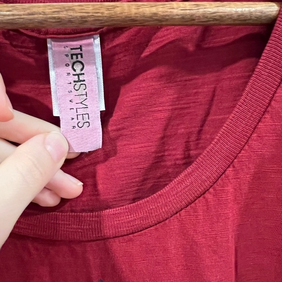 TechStyles Red Mount Rainer National Park Scoop Neck Tee - Picture 4 of 5